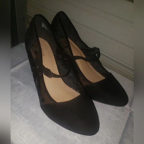 Size 12 wide Torrid Polka Dot mesh mini Wedge black sandals shoes - Picture 6 of 8